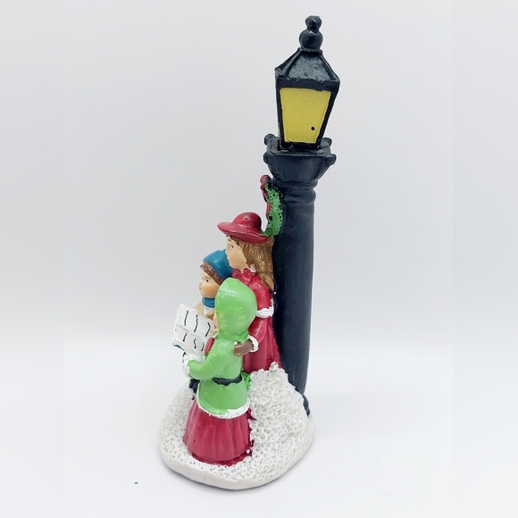 Vintage Christmas Villiage Light up Lamp Post Figureine - Picture 2 of 6